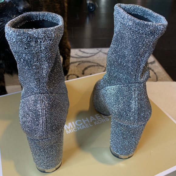 ♥️HOST PICK♥️ Michael Kors NWT Mandie Booties - Picture 6 of 6